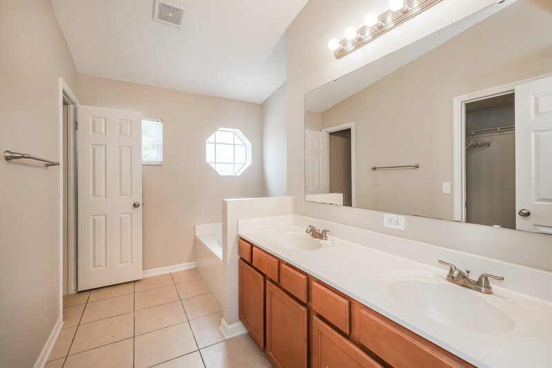 2,235/Mo, 5051 Preserve Blvd Saint Cloud, FL 34772 Main Bathroom View