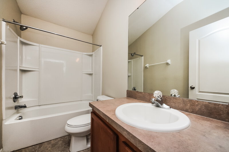 0/Mo, 6612 S Goldenrod Rd Unit 104A Orlando, FL 32822 Bathroom View