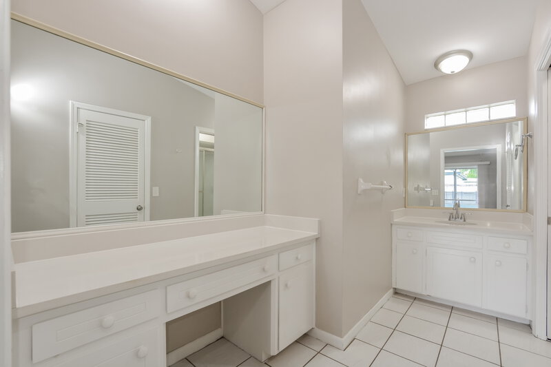2,405/Mo, 2323 Markingham Rd Maitland, FL 32751 Main Bathroom View