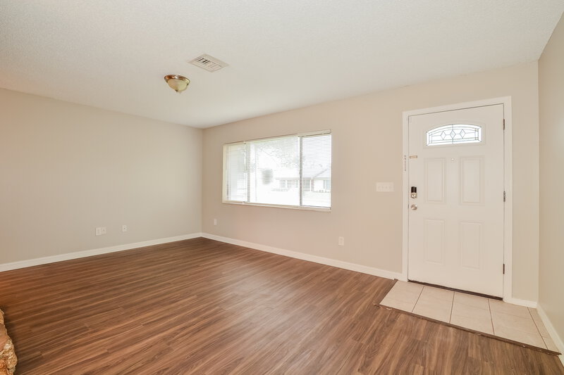 1,805/Mo, 3285 Noah St Deltona, FL 32738 Living Room View 2