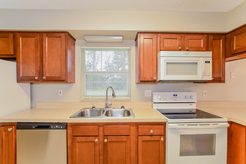 1,805/Mo, 3285 Noah St Deltona, FL 32738 Kitchen View