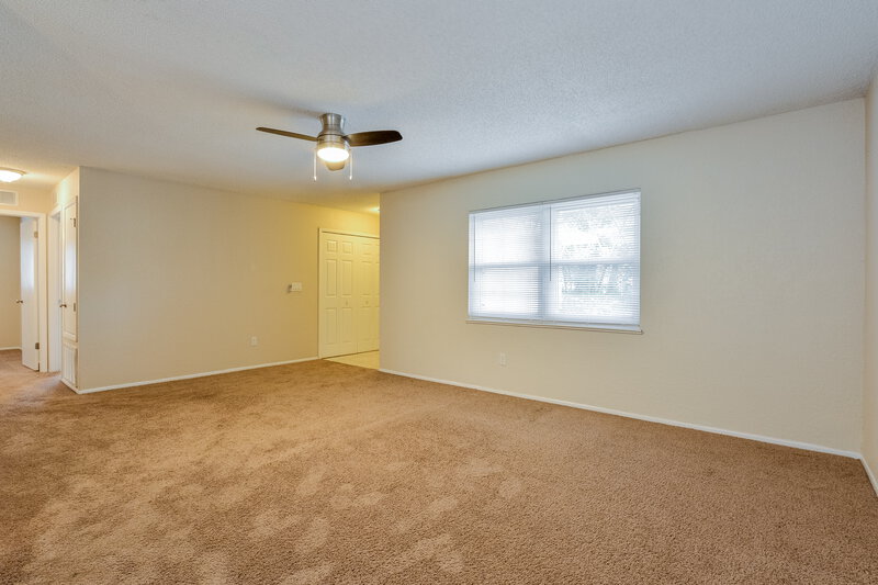 2,320/Mo, 608 Pheasant Ave Longwood, FL 32750 Living Room View 2