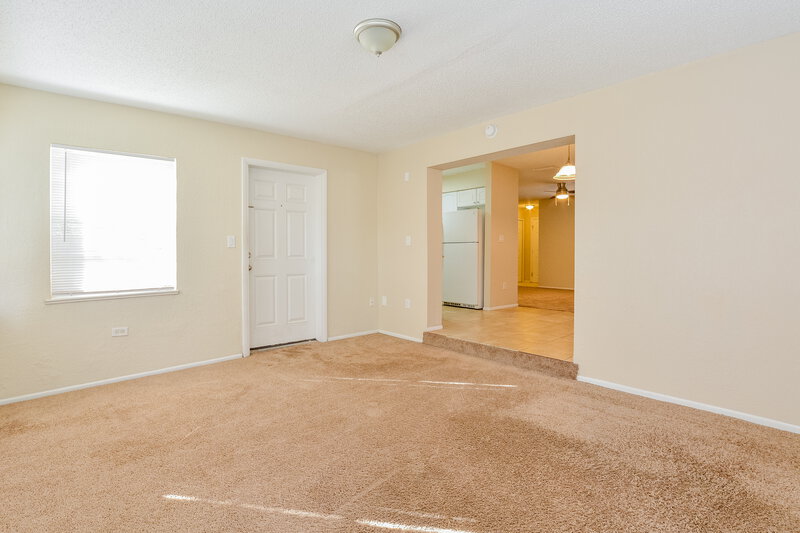 2,320/Mo, 608 Pheasant Ave Longwood, FL 32750 Sitting Room View