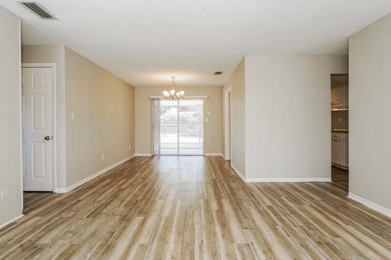 2,000/Mo, 989 E Normandy Blvd Deltona, FL 32725 Living Room View 2