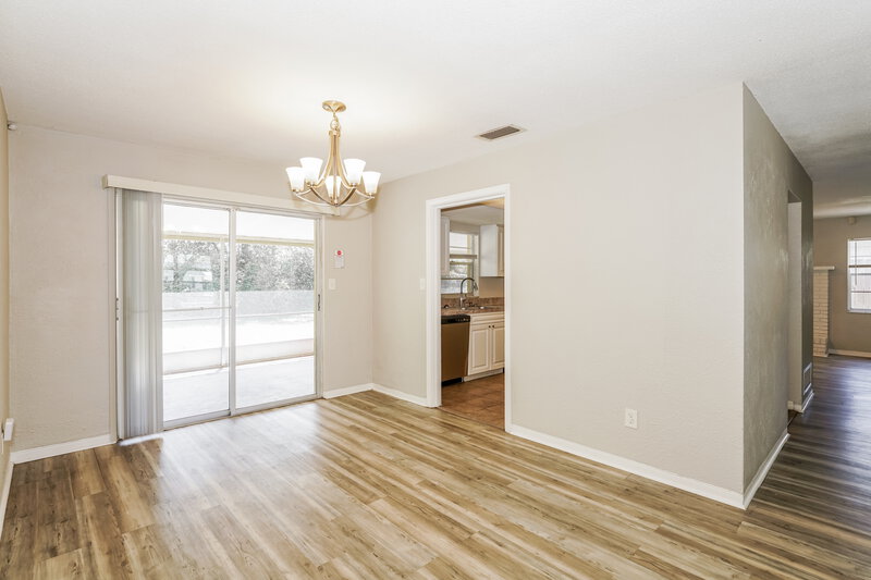 2,000/Mo, 989 E Normandy Blvd Deltona, FL 32725 Dining Room View