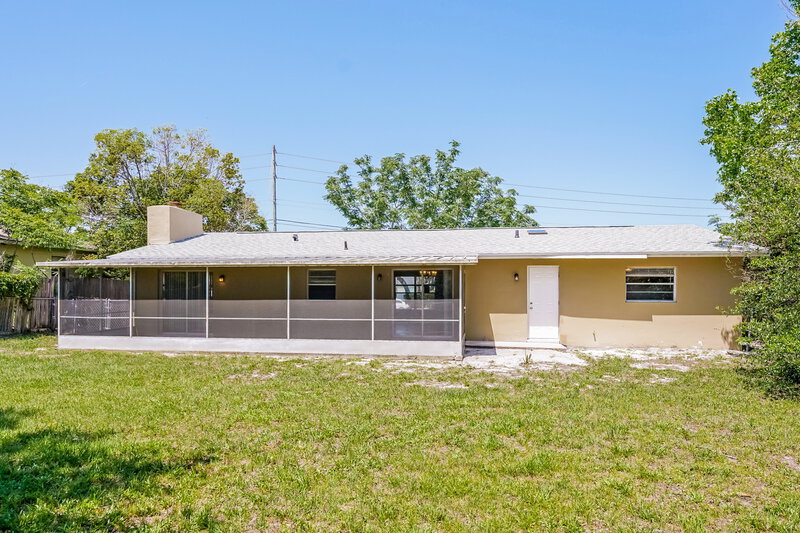 2,000/Mo, 989 E Normandy Blvd Deltona, FL 32725 Rear View