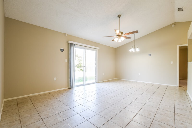 1,790/Mo, 2493 Courtland Blvd Deltona, FL 32738 Living Room View