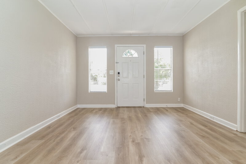 2,000/Mo, 542 Colonnades Cv Casselberry, FL 32707 Living Room View