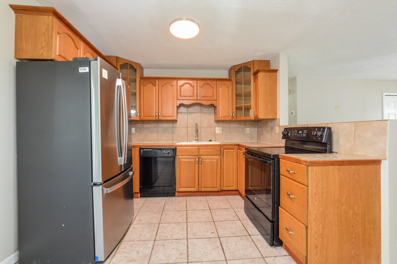 2,075/Mo, 739 E BAY AVE Longwood, FL 32750 Kitchen View