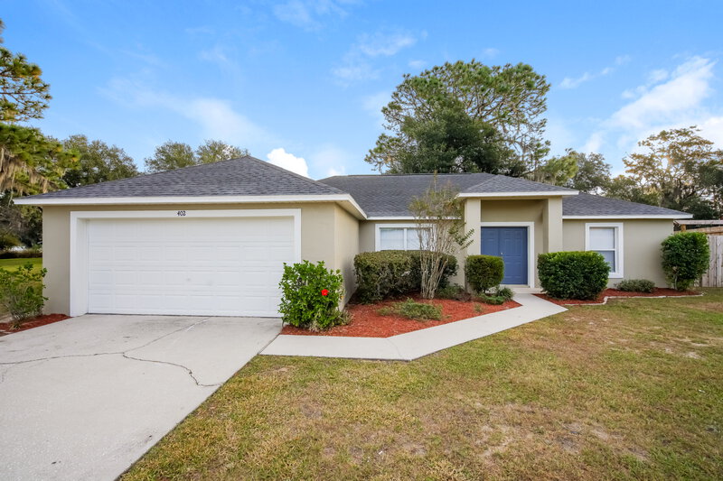 2,325/Mo, 402 S Dixie Dr Howey in the Hills, FL 34737 External View