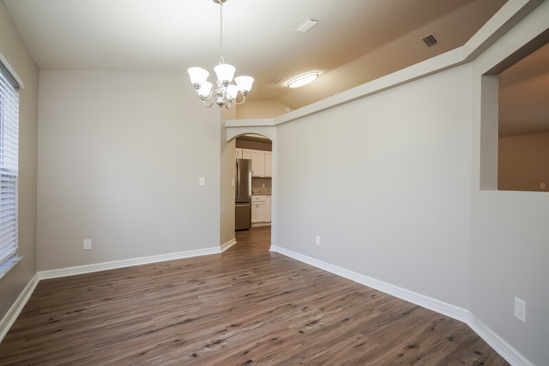 2,325/Mo, 402 S Dixie Dr Howey in the Hills, FL 34737 Dining Room View