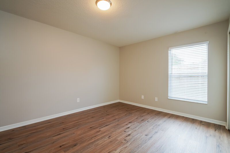 2,325/Mo, 402 S Dixie Dr Howey in the Hills, FL 34737 Bedroom View