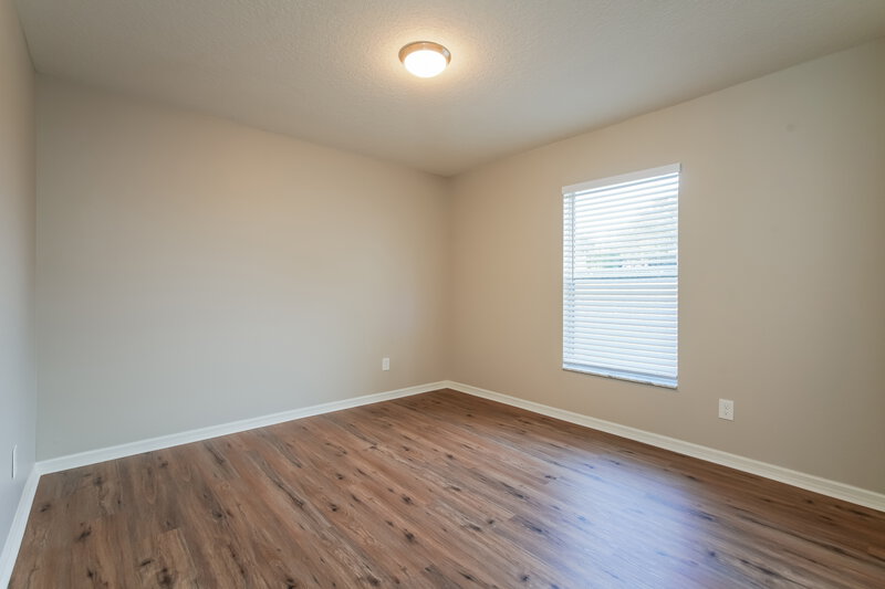 2,325/Mo, 402 S Dixie Dr Howey in the Hills, FL 34737 Bedroom View 2