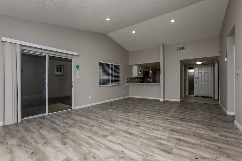 2,440/Mo, 654 Airmont Ave Altamonte Springs, FL 32714 Living Room View 2