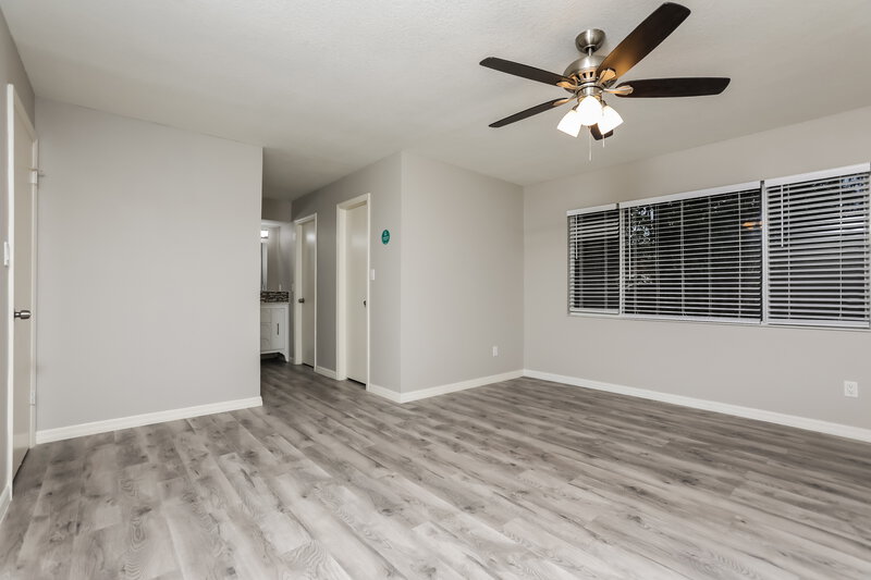 2,440/Mo, 654 Airmont Ave Altamonte Springs, FL 32714 Main Bedroom View 2