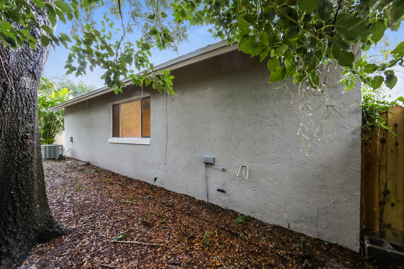 2,440/Mo, 654 Airmont Ave Altamonte Springs, FL 32714 Rear View 2