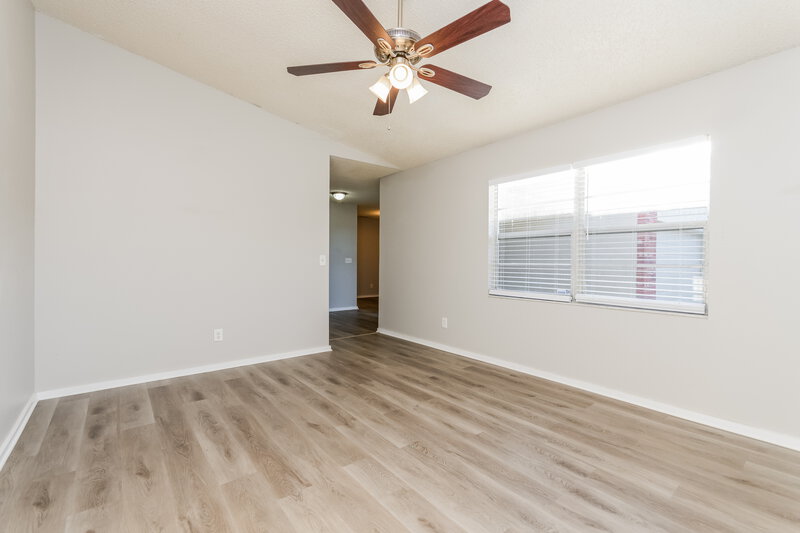 4,160/Mo, 620 Riverwoods Cir Orlando, FL 32825 Living Room View 2