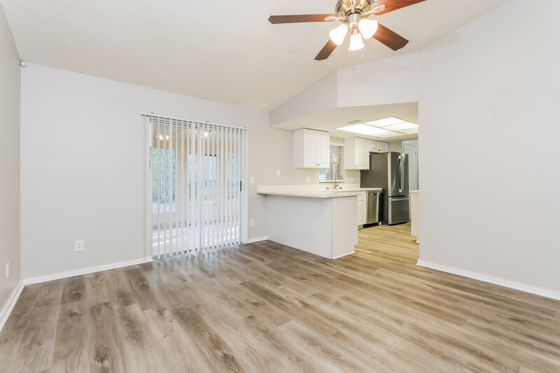 4,160/Mo, 620 Riverwoods Cir Orlando, FL 32825 Family Room View