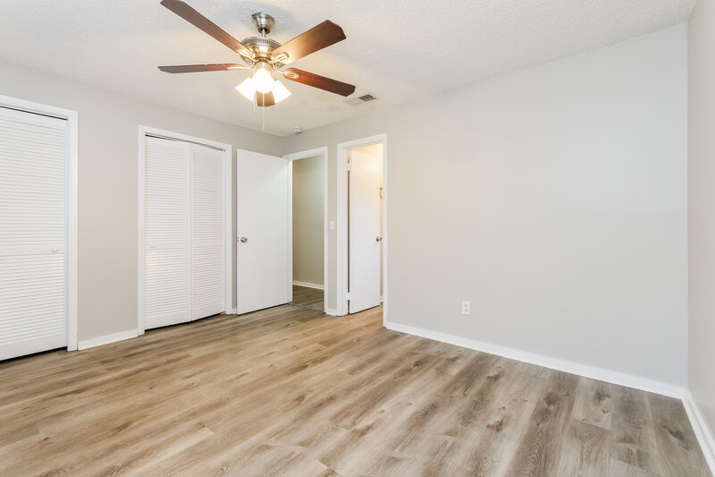 4,160/Mo, 620 Riverwoods Cir Orlando, FL 32825 Main Bedroom View 2