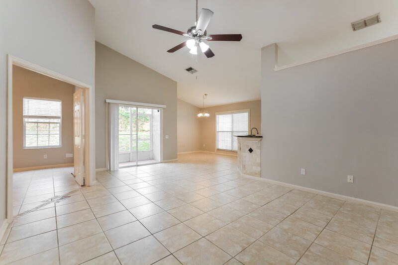 2,210/Mo, 129 N Weathersfield Ave Altamonte Springs, FL 32714 Living Room View