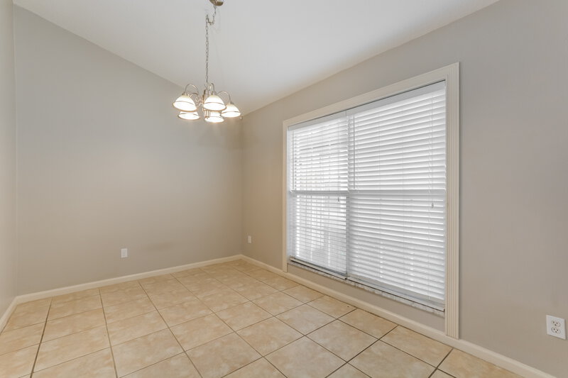 2,210/Mo, 129 N Weathersfield Ave Altamonte Springs, FL 32714 Dining Room View