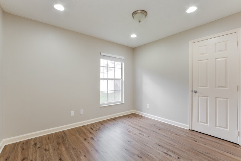 2,210/Mo, 129 N Weathersfield Ave Altamonte Springs, FL 32714 Bedroom View 2