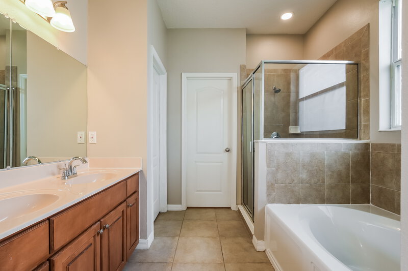 2,080/Mo, 3020 Stonington Run Kissimmee, FL 34746 Main Bathroom View