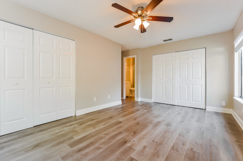 2,175/Mo, 13814 Countryplace Dr Orlando, FL 32826 Main Bedroom View 2