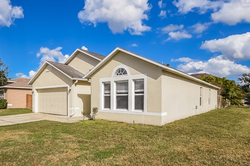 2,340/Mo, 189 Cedar Ridge Ln Sanford, FL 32771 Front View