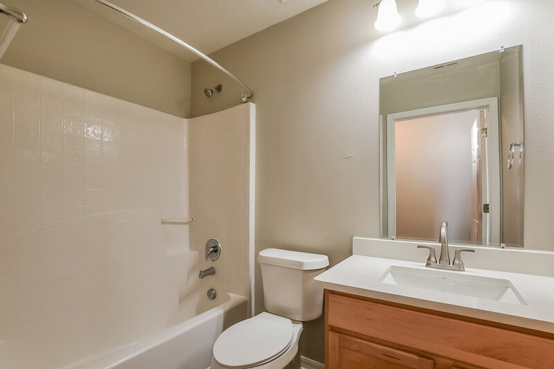 2,340/Mo, 189 Cedar Ridge Ln Sanford, FL 32771 Bathroom View