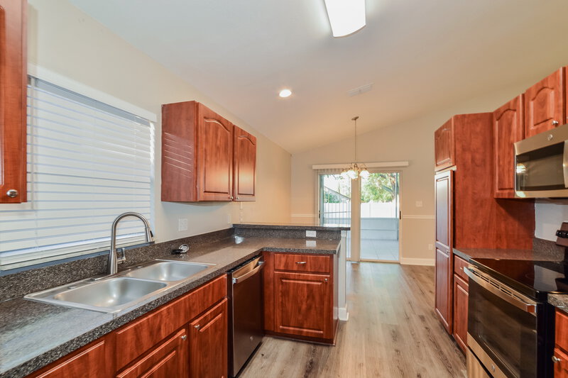 2,205/Mo, 935 Brightview Dr Lake Mary, FL 32746 Kitchen View 2