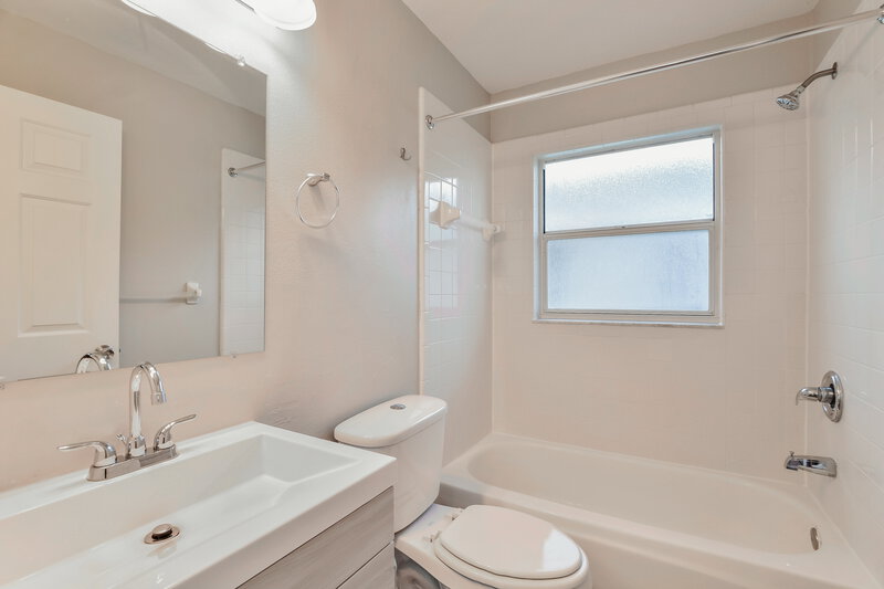 2,205/Mo, 935 Brightview Dr Lake Mary, FL 32746 Bathroom View