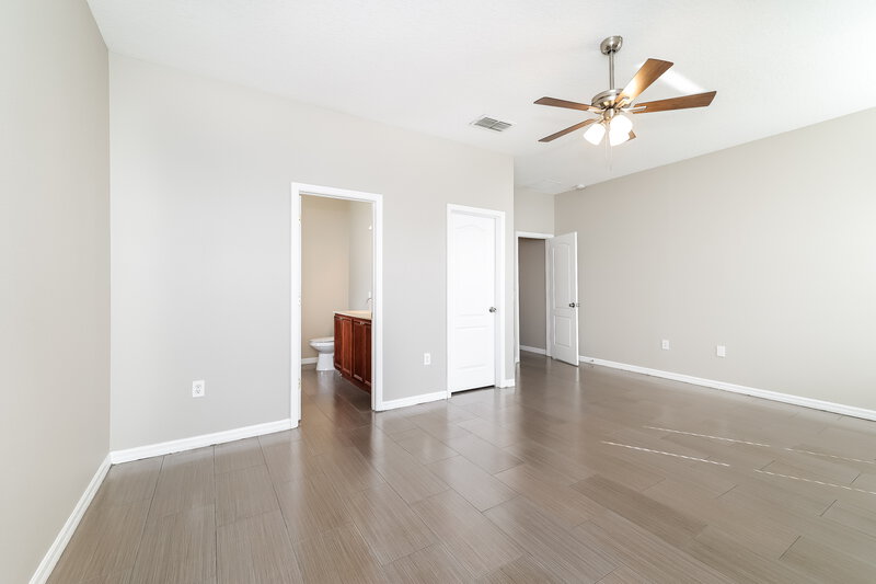 2,455/Mo, 2053 Bearing Ln Kissimmee, FL 34744 Main Bathroom View