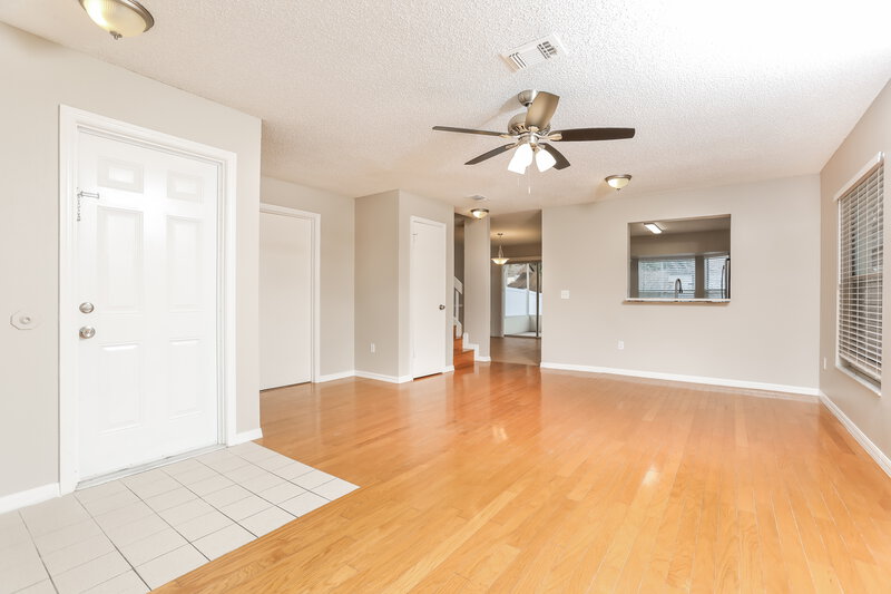 2,335/Mo, 9369 Comeau St Gotha, FL 34734 Living Room View 2