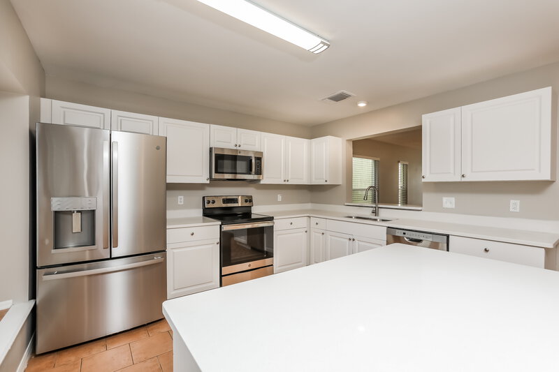 2,335/Mo, 9369 Comeau St Gotha, FL 34734 Kitchen View 2