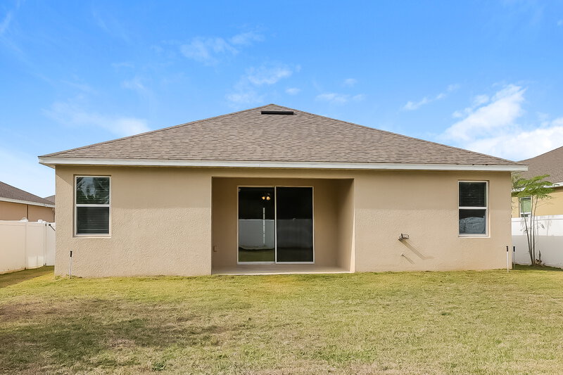 2,545/Mo, 1392 Merion Dr Mount Dora, FL 32757 Rear View