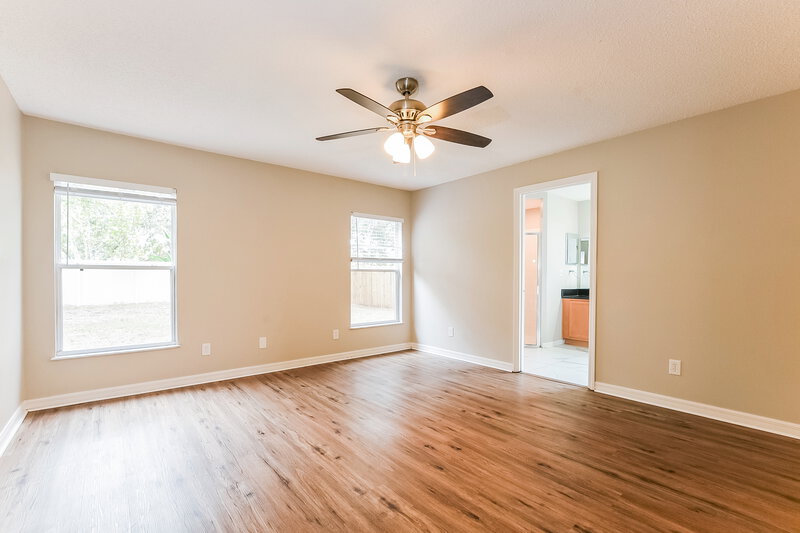 2,080/Mo, 4132 Waltham Forest Dr Tavares, FL 32778 Main Bedroom View