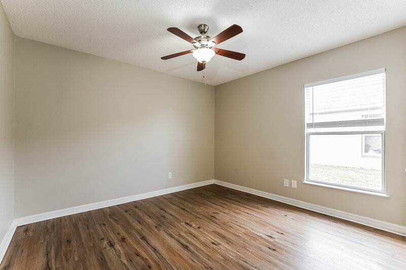 2,080/Mo, 4132 Waltham Forest Dr Tavares, FL 32778 Bedroom View