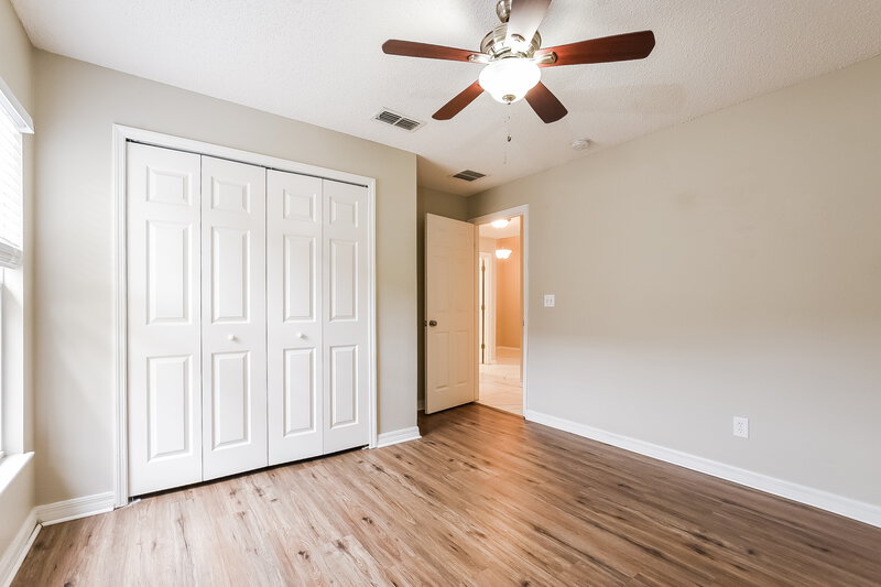 2,080/Mo, 4132 Waltham Forest Dr Tavares, FL 32778 Bedroom View 2