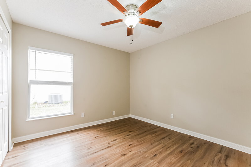 2,080/Mo, 4132 Waltham Forest Dr Tavares, FL 32778 Bedroom View 3