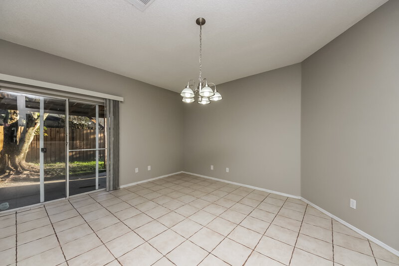2,300/Mo, 11183 Galvin Dr Orlando, FL 32837 Dining Room View