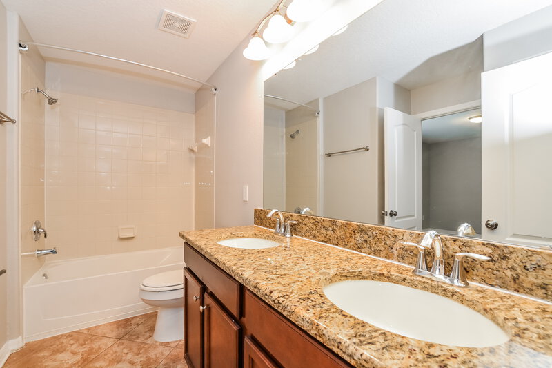 2,040/Mo, 6842 Little Blue Ln Harmony, FL 34773 Bathroom View