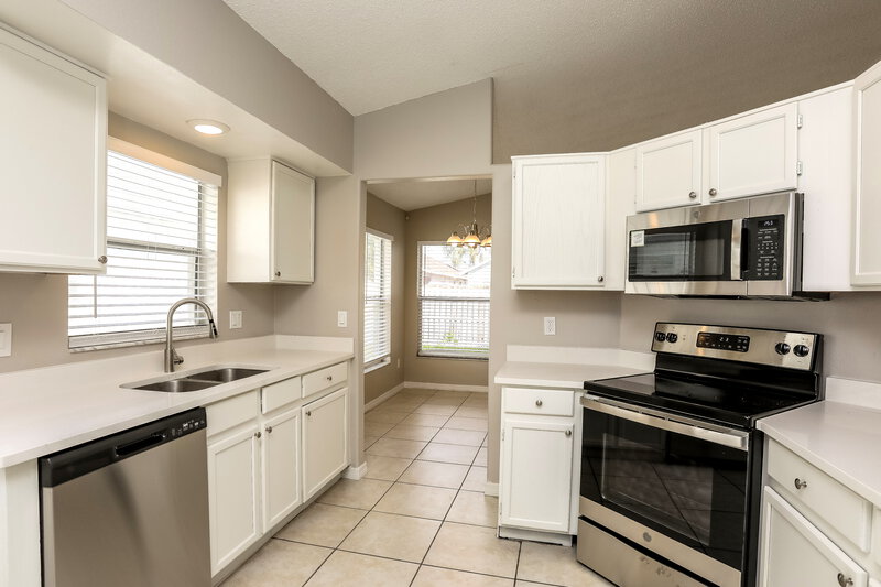 2,230/Mo, 3235 Brewster Dr Kissimmee, FL 34743 Kitchen View
