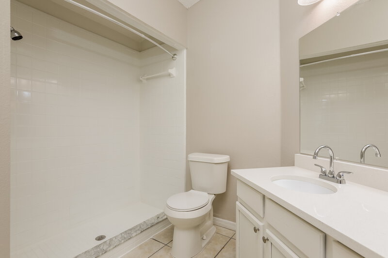 2,230/Mo, 3235 Brewster Dr Kissimmee, FL 34743 Main Bathroom View