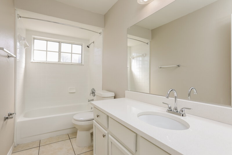 2,230/Mo, 3235 Brewster Dr Kissimmee, FL 34743 Bathroom View
