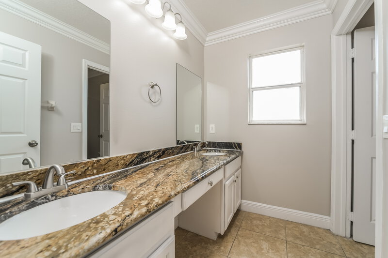 2,405/Mo, 4350 Fox Glen Loop Kissimmee, FL 34746 Bathroom View