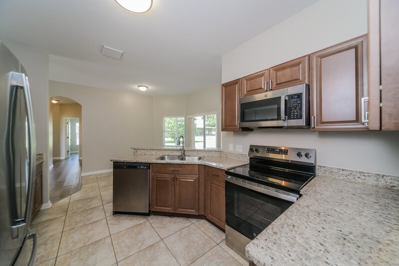 2,440/Mo, 4204 Lugano Ct Kissimmee, FL 34746 Kitchen View 2