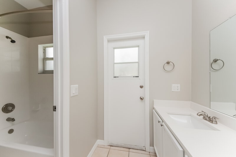 2,490/Mo, 4204 Lugano Ct Kissimmee, FL 34746 Bathroom View