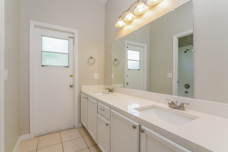 2,440/Mo, 4204 Lugano Ct Kissimmee, FL 34746 Bathroom View