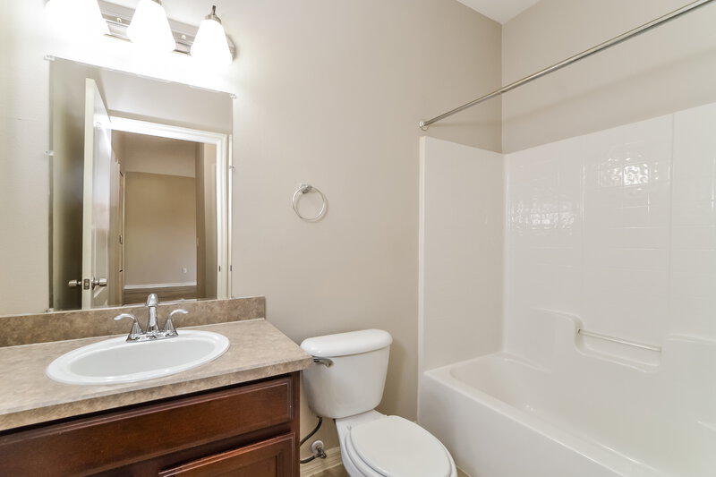 2,345/Mo, 4876 Waterside Pointe Cir Orlando, FL 32829 Bathroom View